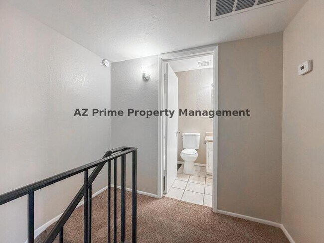 Building Photo - 2625 W Ocotillo Rd