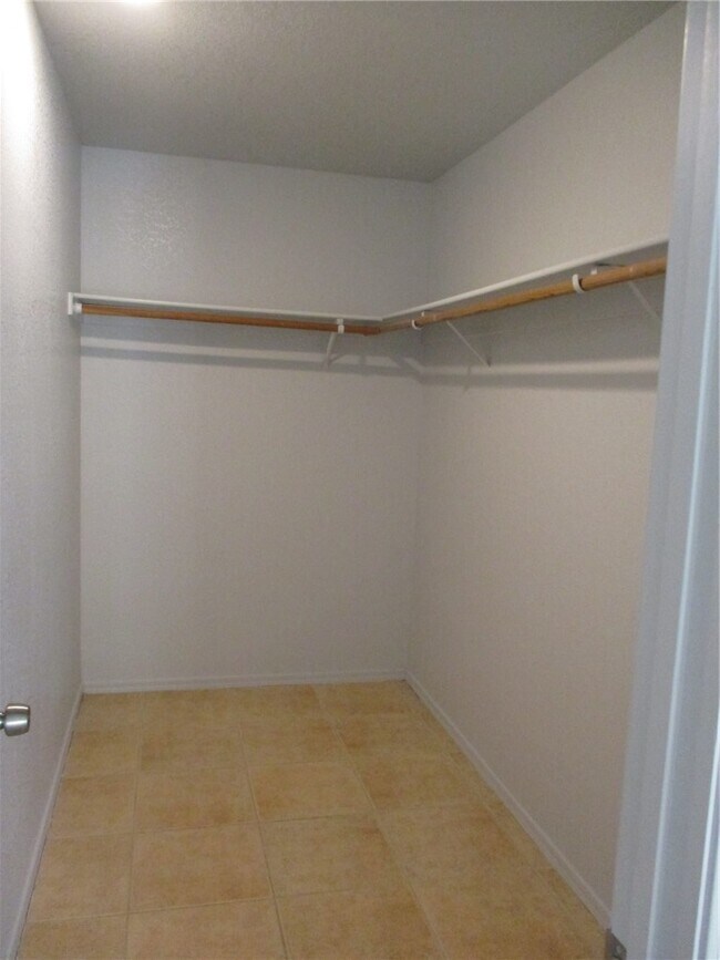 Building Photo - 5112 Amber Sands Dr