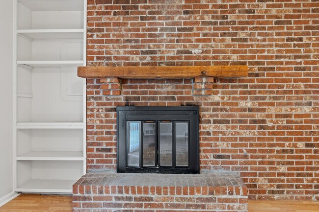 Building Photo - 1200 Tishoff Dr