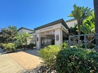 Building Photo - Beautiful Furnished 1 Bedroom, 1.5 Bath Co...