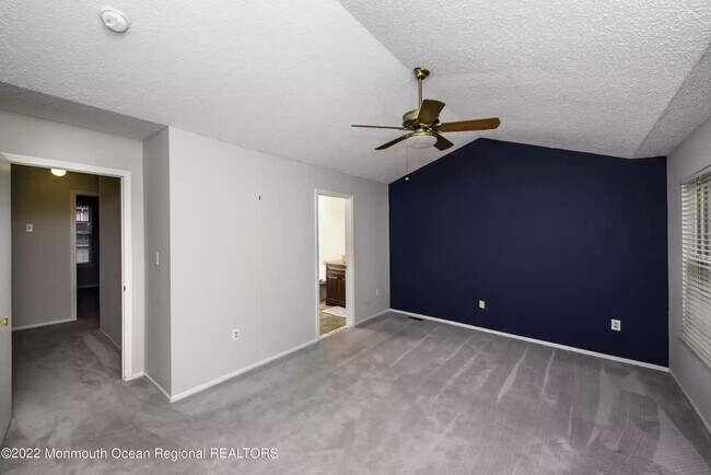 Building Photo - 64 Cohasset Ct