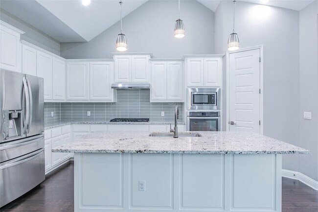 Building Photo - 5121 Cornflower Dr