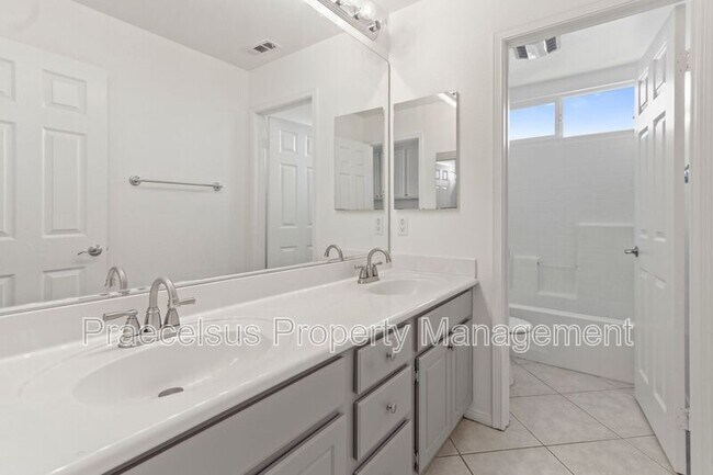 Building Photo - 421 Corte Calypso