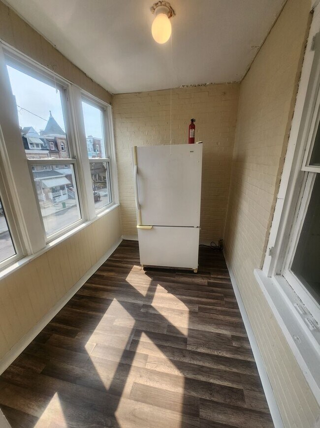 Building Photo - 1402 Linden St