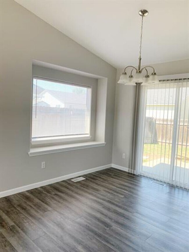 Building Photo - South Boise 3 Bedroom Home