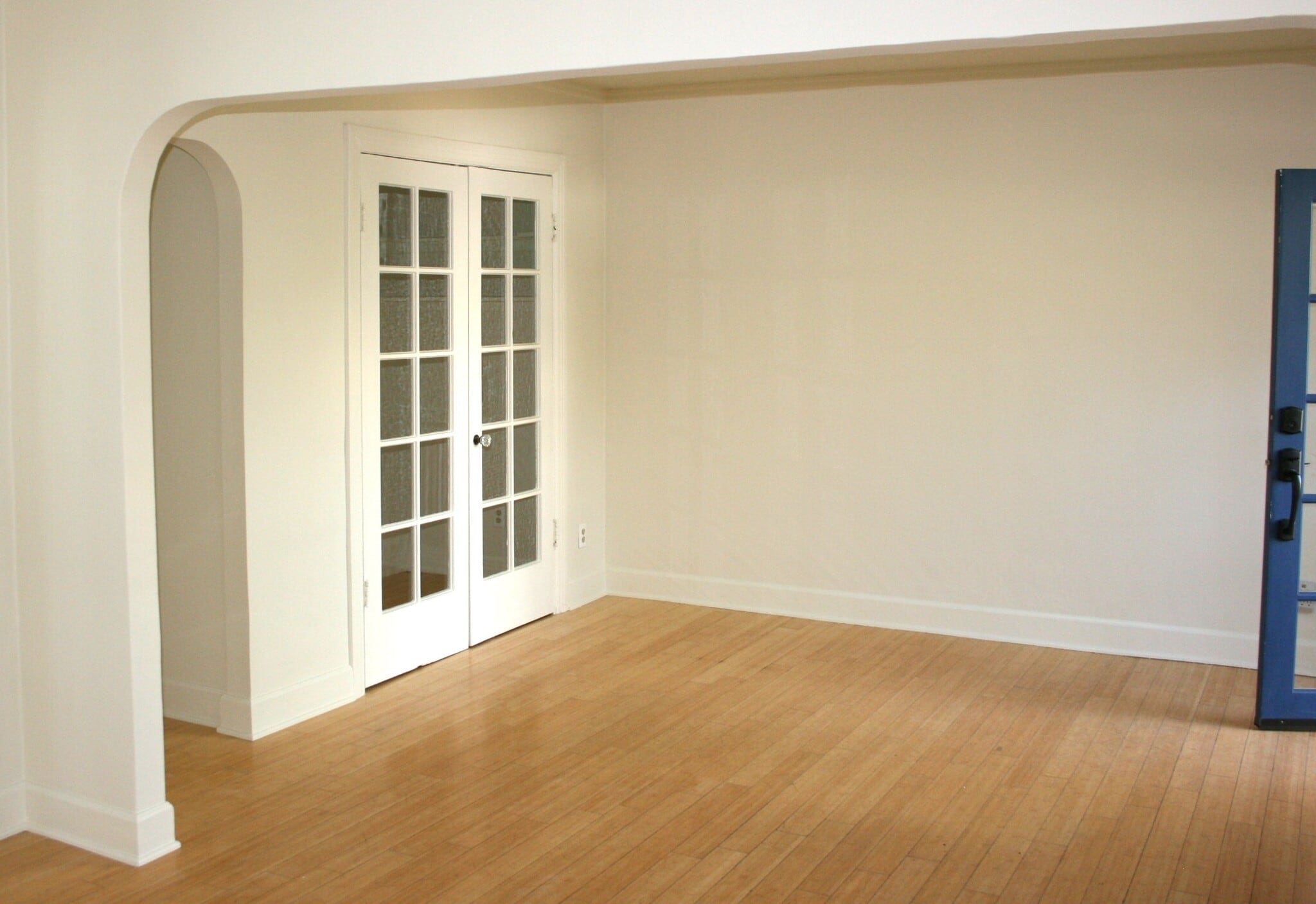 Front dining room with French doors office / closet space - 3004 Del Monte Dr