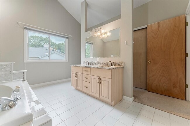 Building Photo - 22 Arrowhead Cir