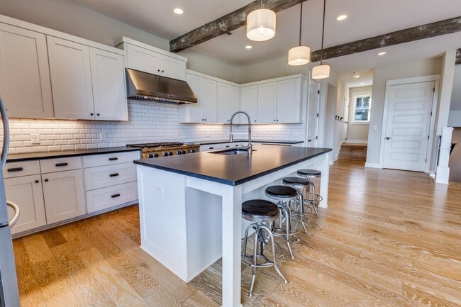 Building Photo - 2217 Seabiscuit Cv