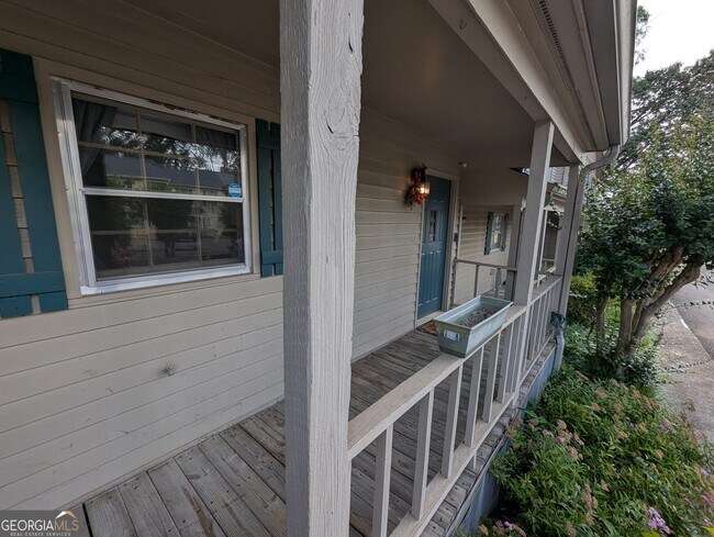 Building Photo - 135 Dennis Dr