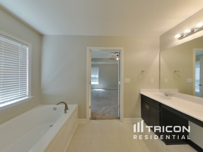 Building Photo - 3535 Arbroath Dr