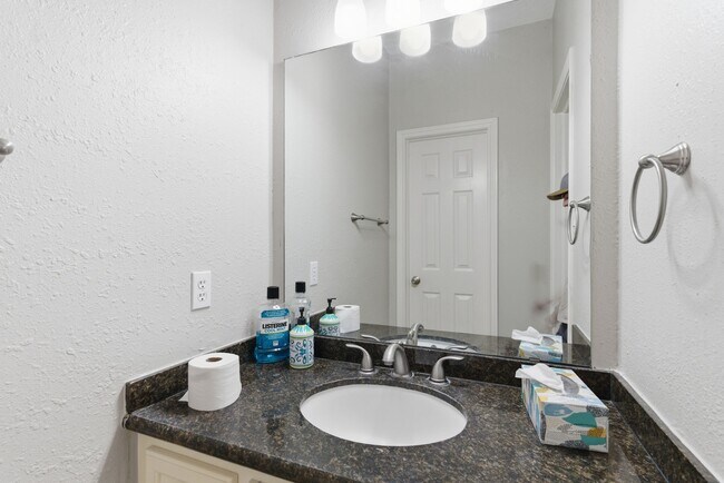 Building Photo - 108 Somerton Dr