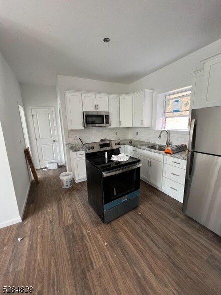 Building Photo - 412-416 Bloomfield Avenue Unit 21