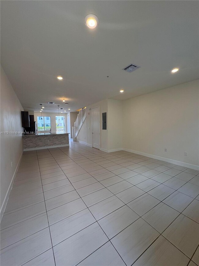 Building Photo - 6450 NW 102nd Ct