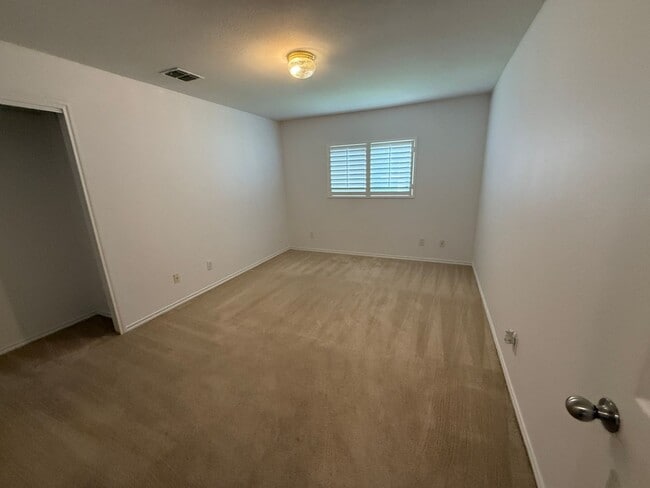 Building Photo - Oliver Ranch/off overlook Parkway