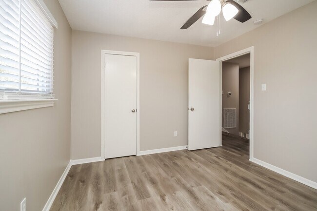 Building Photo - 17930 Cypress Spring Dr