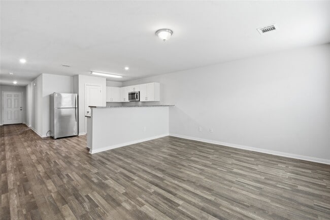 Building Photo - 15626 Del Norte Dr