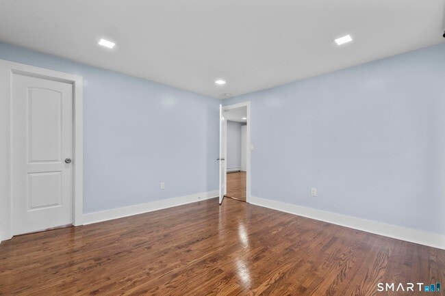 Building Photo - 75 Commercial St