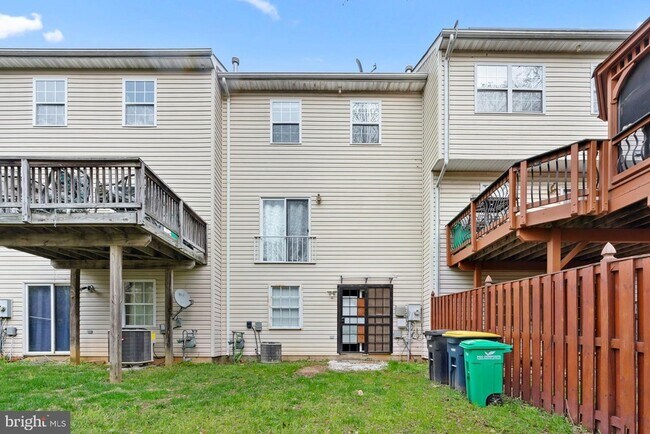 Building Photo - 4935 Wallflower Wy