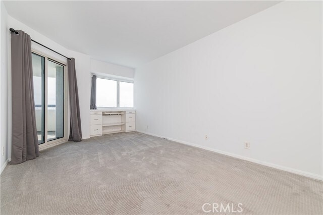 Building Photo - 525 E Seaside Way