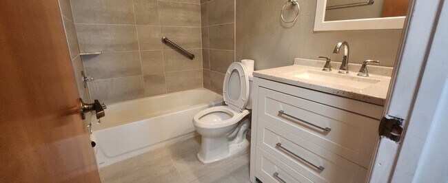 Hall bathroom - 35138 Whispering Oaks Blvd