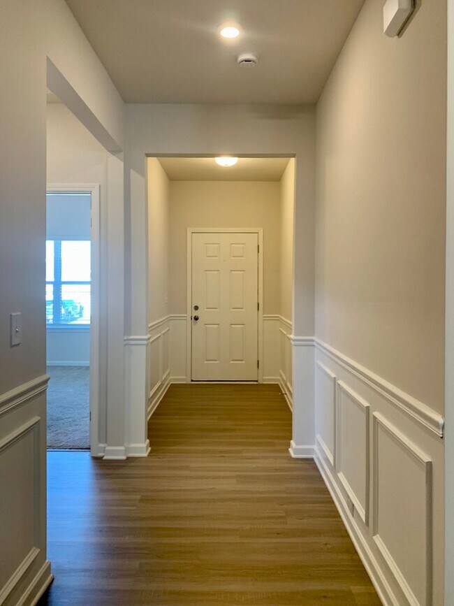 Building Photo - Beautiful Ranch Home in Sanford, Available...