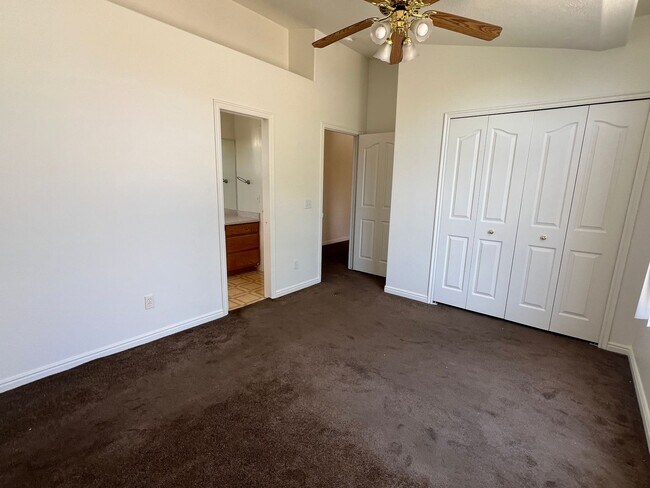 Building Photo - 652 N 2720 E