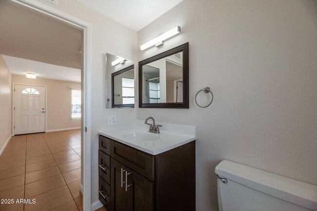 Building Photo - 9822 W Silver Bell Dr