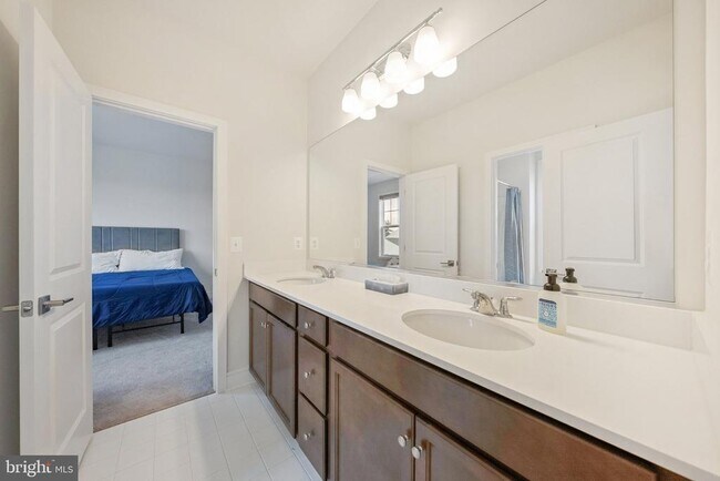 Building Photo - 101 Milvian Wy SE