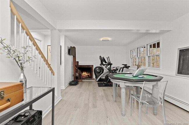 Building Photo - 183 Frogtown Rd