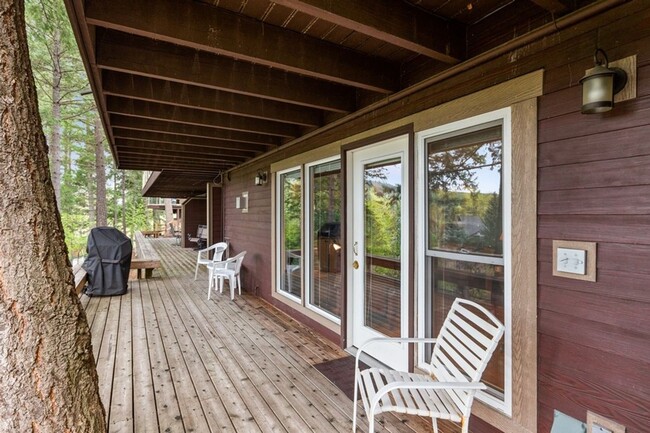 Building Photo - 1 bedroom, 1 bath condo on Whitefish Lake