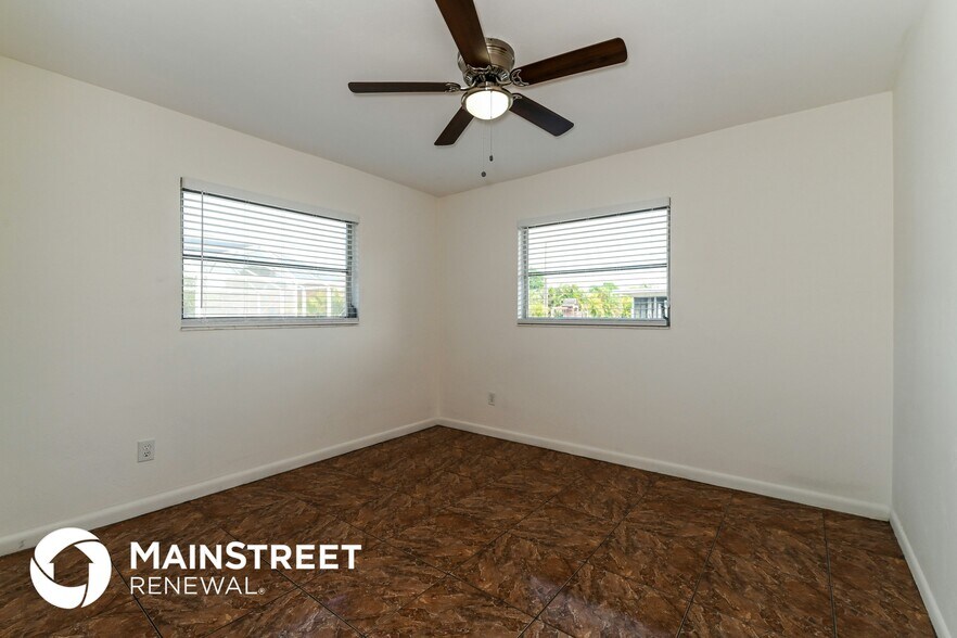 Building Photo - 2155 Tropic Ave