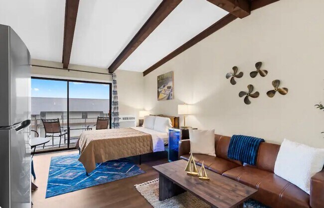 Primary Photo - Remodeled and Stunning Studio | Fully Furnished | All Utilites Included | 1 Bathroom | Condo | Ki...