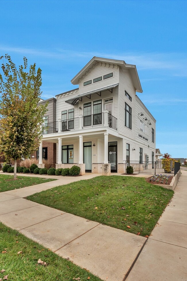 Building Photo - 2052 Sunflower Dr