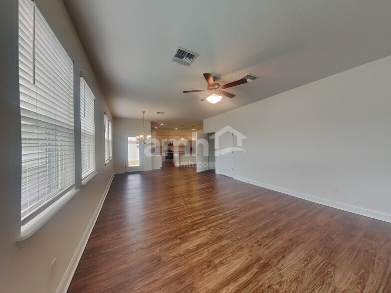 Building Photo - 1353 Mount Logan Dr