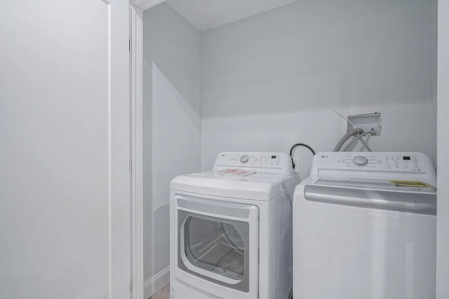 Building Photo - 1218 S 20th St