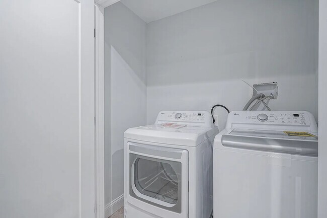 Building Photo - 1222 S 20th St