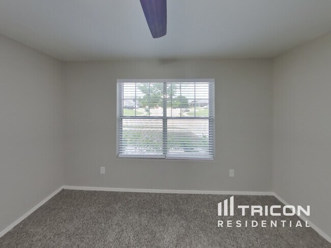 Building Photo - 1617 Village Park Trail