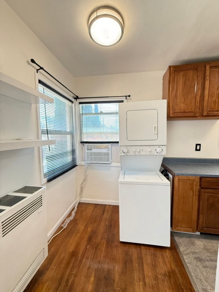 Building Photo - 1327 N Orange Dr