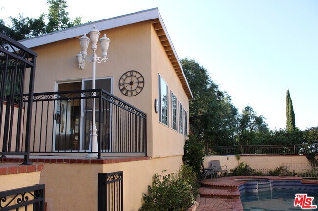 Building Photo - 11502 Dona Teresa Dr