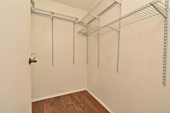 Building Photo - 1242 Ravida Woods Dr