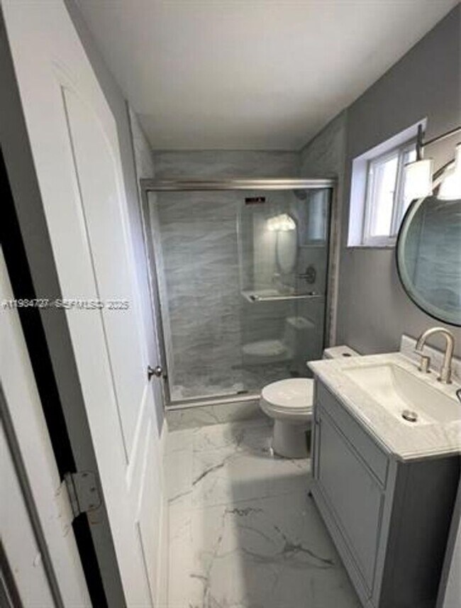 Building Photo - 511 NW 82nd Ave