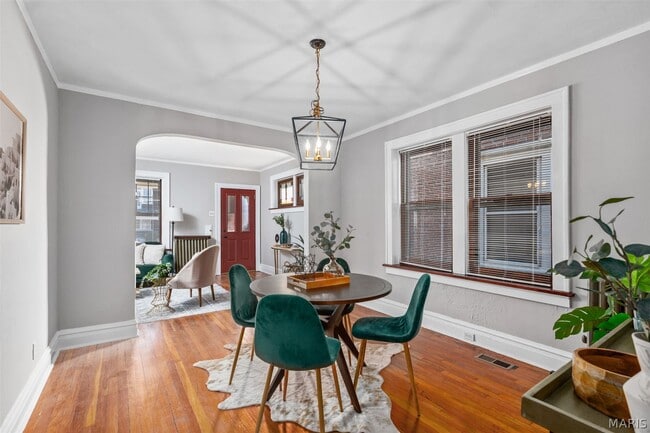 Building Photo - 4989 Tholozan Ave