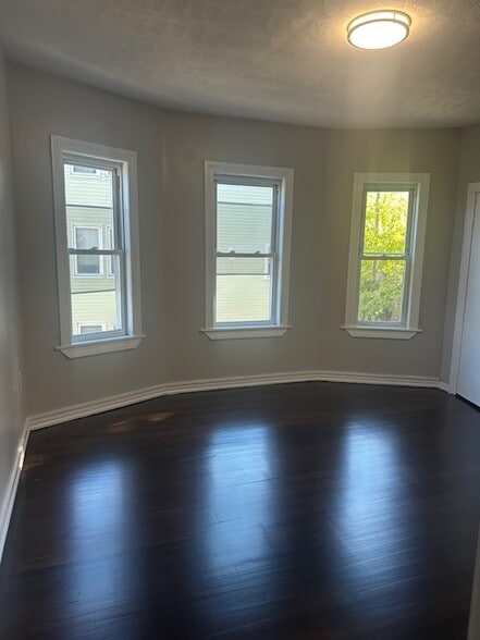 Primary Photo - 96 Heath St