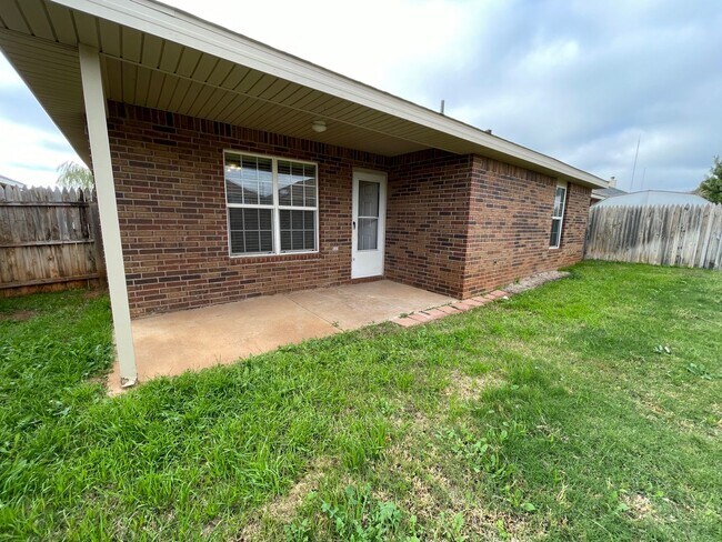 Building Photo - Cute 3/2/2 in a Cooper ISD