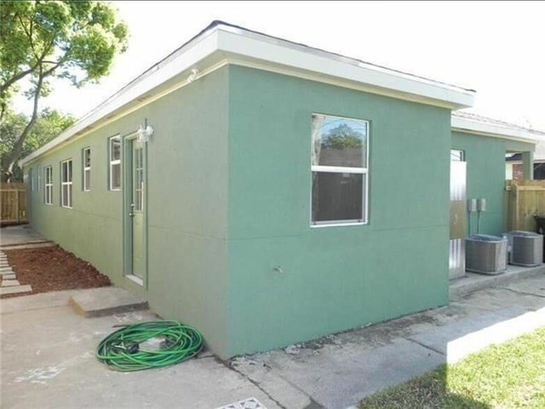 Building Photo - 700 Majestic Pl