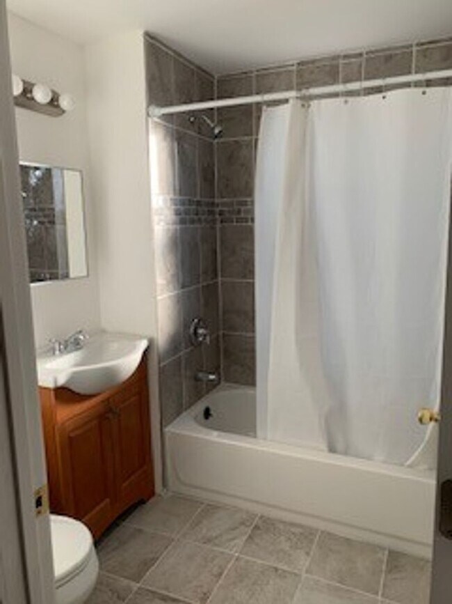 Building Photo - 535 S State St