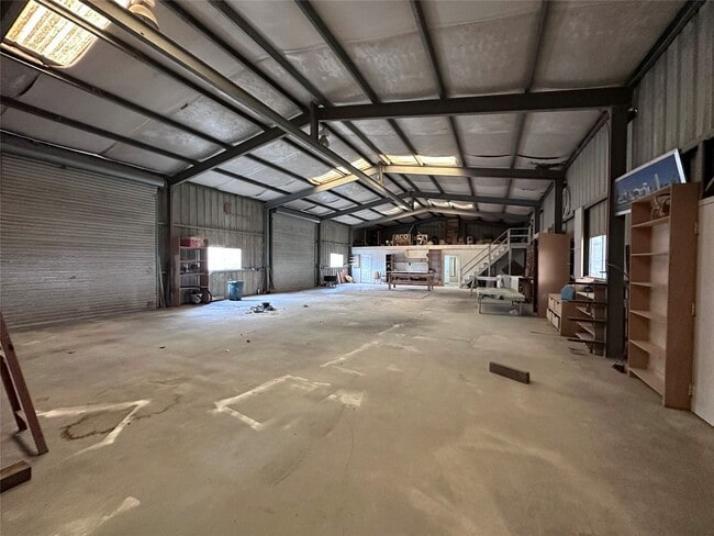 Building Photo - 1204 Co Rd 408