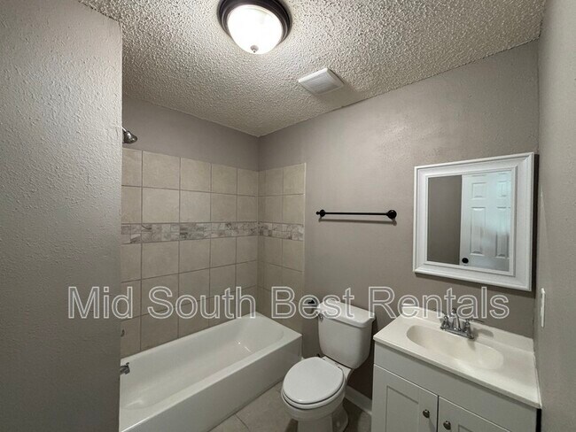 Building Photo - 4309 N Cypress St
