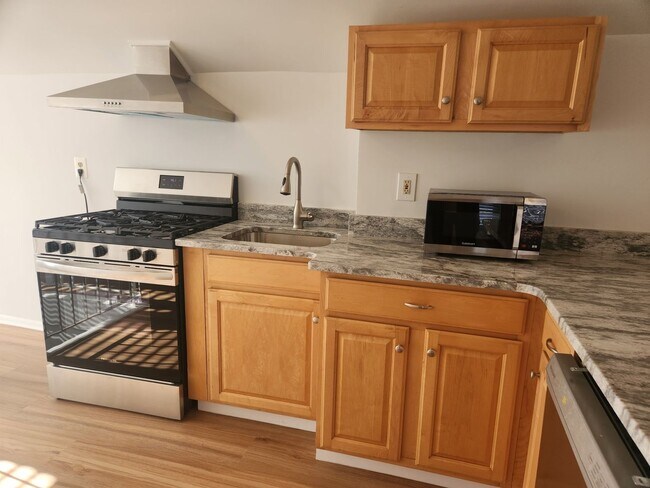 Building Photo - 809 Bay Ridge Ave