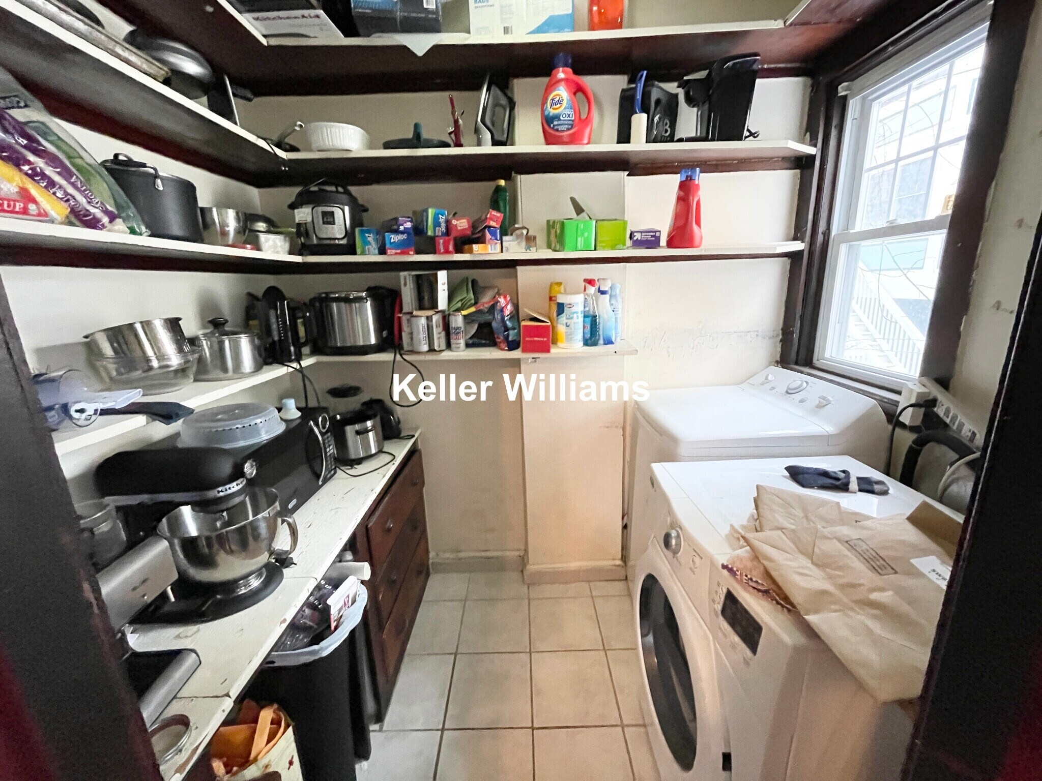 Building Photo - 67 Hillside St